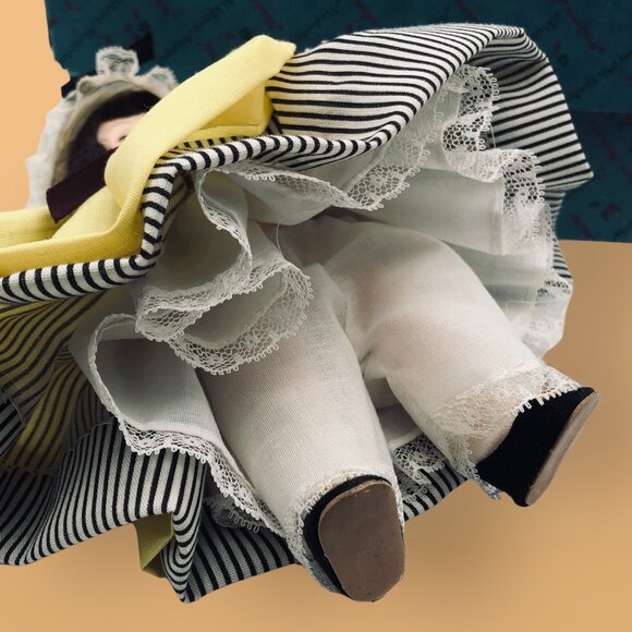 Madame Alexander 8" Doll France International Dolls Collection - Picture 7 of 9